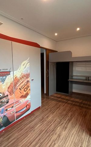Casa para alugar com 330m², 4 quartos e 3 vagas