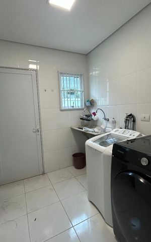Casa para alugar com 330m², 4 quartos e 3 vagas