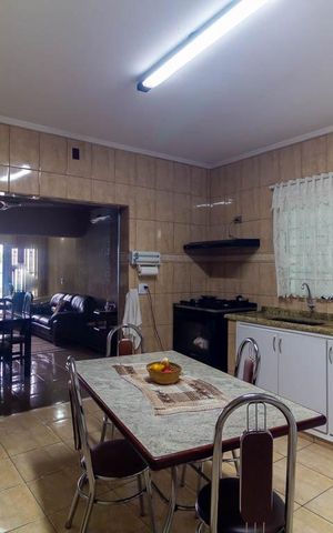 Casa à venda com 120m², 3 quartos e 2 vagas Casa à venda com 120m², 3 quartos e 2 vagasCozinha
