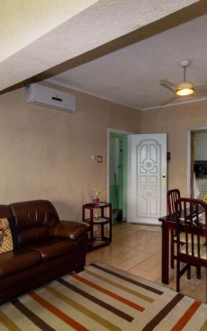 Casa à venda com 120m², 3 quartos e 2 vagas Casa à venda com 120m², 3 quartos e 2 vagasSala