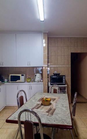 Casa à venda com 120m², 3 quartos e 2 vagas Casa à venda com 120m², 3 quartos e 2 vagasCozinha