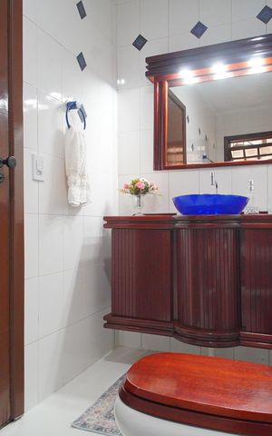 Casa à venda com 600m², 2 quartos e 1 vagaBanheiro da Suíte