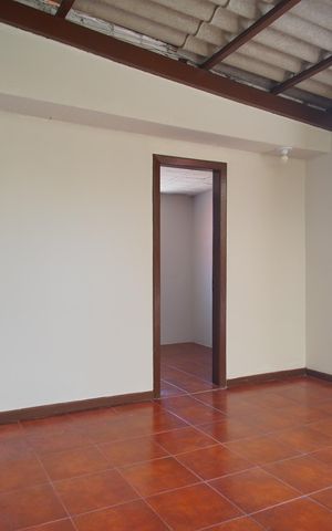 Casa à venda com 600m², 2 quartos e 1 vagaEscritório