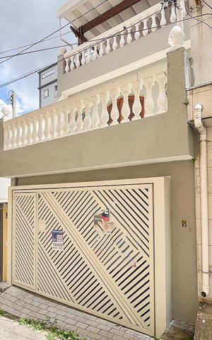 Casa à venda com 150m², 3 quartos e 1 vagaFachada + plaquinha