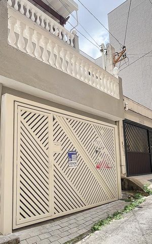 Casa à venda com 150m², 3 quartos e 1 vagaFachada + plaquinha