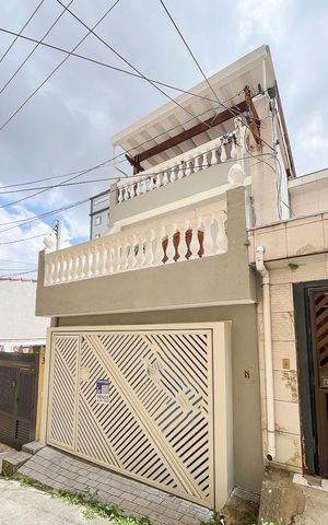 Casa à venda com 150m², 3 quartos e 1 vagaFachada + plaquinha