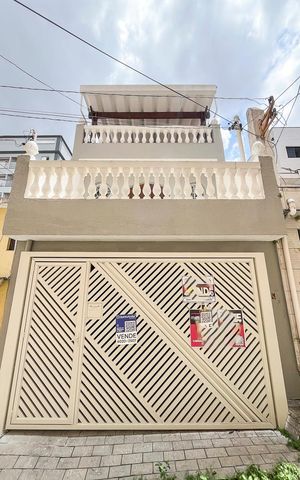 Casa à venda com 150m², 3 quartos e 1 vagaFachada + plaquinha