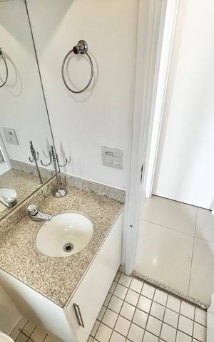 Apartamento para alugar com 62m², 2 quartos e 2 vagas Apartamento para alugar com 62m², 2 quartos e 2 vagasBanheiro