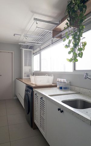 Apartamento à venda com 154m², 3 quartos e 2 vagas Apartamento à venda com 154m², 3 quartos e 2 vagasÁrea de Serviço