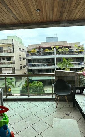 Apartamento à venda com 118m², 3 quartos e 2 vagas Apartamento à venda com 118m², 3 quartos e 2 vagasVaranda