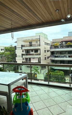 Apartamento à venda com 118m², 3 quartos e 2 vagas Apartamento à venda com 118m², 3 quartos e 2 vagasVaranda
