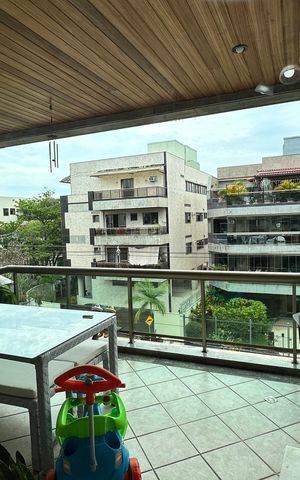 Apartamento à venda com 118m², 3 quartos e 2 vagas Apartamento à venda com 118m², 3 quartos e 2 vagasVaranda