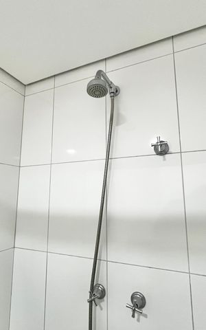 Apartamento à venda com 55m², 2 quartos e 1 vaga Apartamento à venda com 55m², 2 quartos e 1 vagaBanheiro