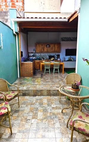 Casa à venda com 180m², 2 quartos e 2 vagas