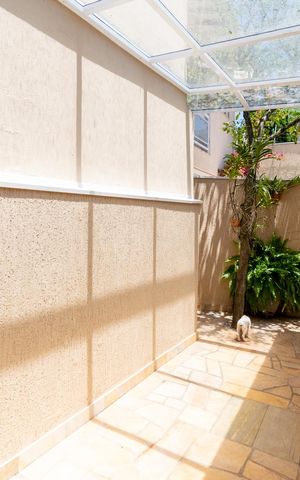 Casa à venda com 360m², 4 quartos e 6 vagas Casa à venda com 360m², 4 quartos e 6 vagasQuintal