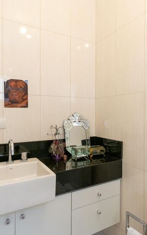 Casa à venda com 360m², 4 quartos e 6 vagas
