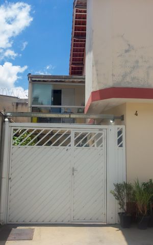 Casa de condomínio à venda com 80m², 3 quartos e 2 vagas Casa de condomínio à venda com 80m², 3 quartos e 2 vagasFachada