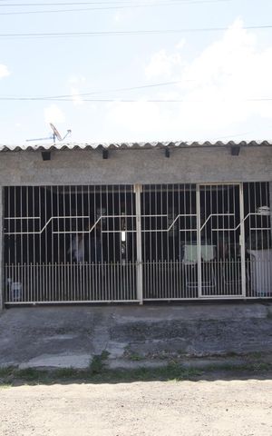 Casa para alugar com 106m², 3 quartos e 2 vagasFachada