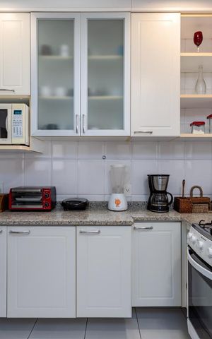 Casa à venda com 1500m², 5 quartos e 5 vagas Casa à venda com 1500m², 5 quartos e 5 vagasCozinha