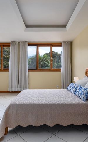 Casa à venda com 1500m², 5 quartos e 5 vagas Casa à venda com 1500m², 5 quartos e 5 vagasQuarto 1