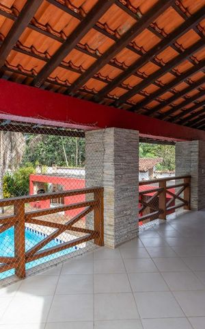 Casa à venda com 1500m², 5 quartos e 5 vagas Casa à venda com 1500m², 5 quartos e 5 vagasÁrea externa
