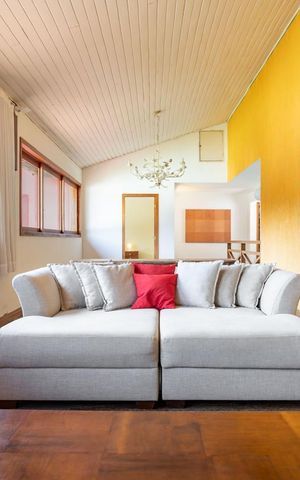 Casa à venda com 1500m², 5 quartos e 5 vagas Casa à venda com 1500m², 5 quartos e 5 vagasSala