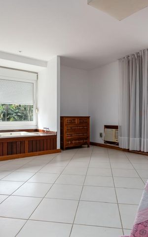 Casa à venda com 1500m², 5 quartos e 5 vagas Casa à venda com 1500m², 5 quartos e 5 vagasQuarto 3