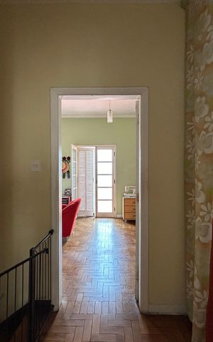 Casa à venda com 211m², 2 quartos e 2 vagas Casa à venda com 211m², 2 quartos e 2 vagasCorredor