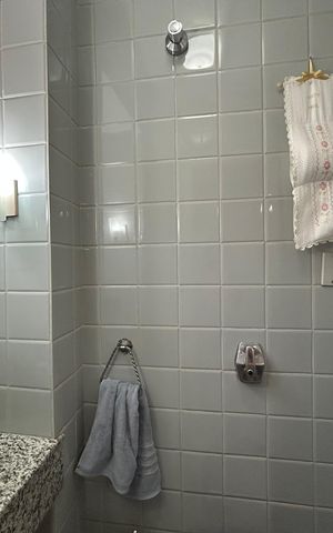 Casa à venda com 211m², 2 quartos e 2 vagas Casa à venda com 211m², 2 quartos e 2 vagasLavabo