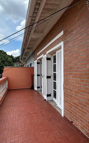 Casa à venda com 211m², 2 quartos e 2 vagas Casa à venda com 211m², 2 quartos e 2 vagasVaranda do Quarto 1