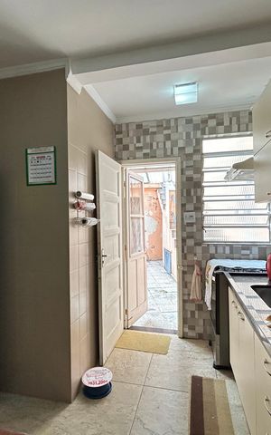Casa à venda com 211m², 2 quartos e 2 vagas Casa à venda com 211m², 2 quartos e 2 vagasCozinha