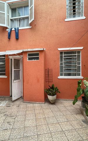 Casa à venda com 211m², 2 quartos e 2 vagas Casa à venda com 211m², 2 quartos e 2 vagasChurrasqueira