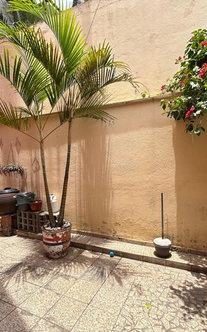 Casa à venda com 211m², 2 quartos e 2 vagas Casa à venda com 211m², 2 quartos e 2 vagasQuintal lateral