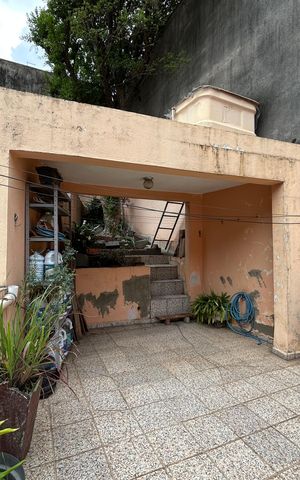 Casa à venda com 211m², 2 quartos e 2 vagas Casa à venda com 211m², 2 quartos e 2 vagasExtensão da área externa