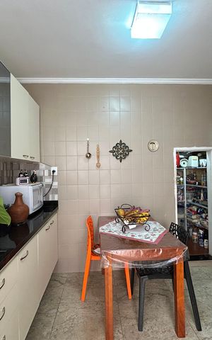 Casa à venda com 211m², 2 quartos e 2 vagas Casa à venda com 211m², 2 quartos e 2 vagasCozinha