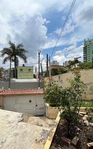 Casa à venda com 211m², 2 quartos e 2 vagas Casa à venda com 211m², 2 quartos e 2 vagasQuintal