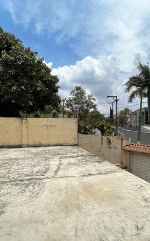 Casa à venda com 211m², 2 quartos e 2 vagas Casa à venda com 211m², 2 quartos e 2 vagasQuintal
