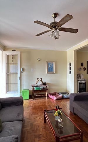 Casa à venda com 211m², 2 quartos e 2 vagas Casa à venda com 211m², 2 quartos e 2 vagasSala