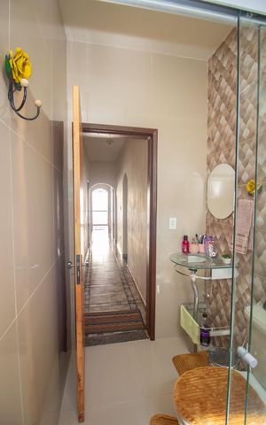 Casa à venda com 360m², 3 quartos e 1 vagaBanheiro Social
