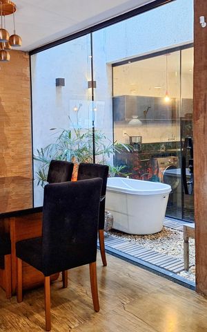 Casa à venda com 240m², 4 quartos e 2 vagas Casa à venda com 240m², 4 quartos e 2 vagasSala
