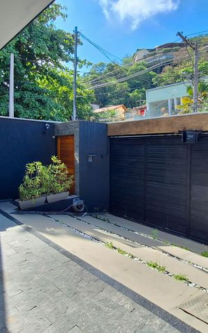 Casa à venda com 240m², 4 quartos e 2 vagas Casa à venda com 240m², 4 quartos e 2 vagasQuintal