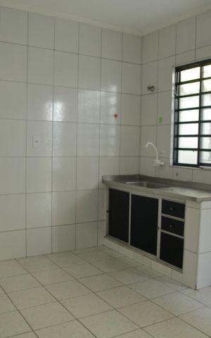 Casa à venda com 140m², 2 quartos e 2 vagasCozinha 