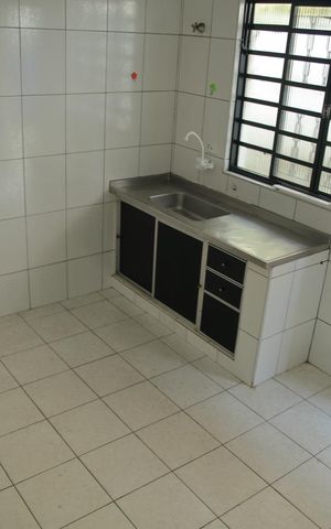 Casa à venda com 140m², 2 quartos e 2 vagasCozinha 