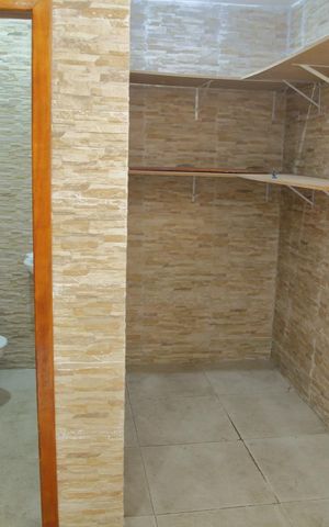 Casa à venda com 140m², 2 quartos e 2 vagasBanheiro de serviço