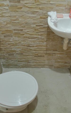 Casa à venda com 140m², 2 quartos e 2 vagasBanheiro de serviço