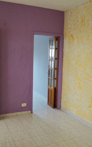 Casa à venda com 140m², 2 quartos e 2 vagasSala