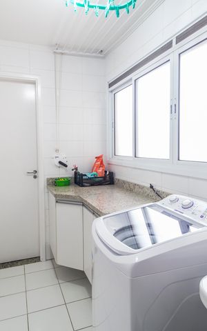 Apartamento para alugar com 132m², 3 quartos e 2 vagas Apartamento para alugar com 132m², 3 quartos e 2 vagasÁrea de Serviço