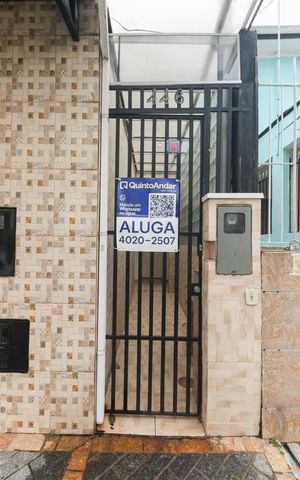 Casa à venda com 150m², 3 quartos e sem vaga Casa à venda com 150m², 3 quartos e sem vagaFachada