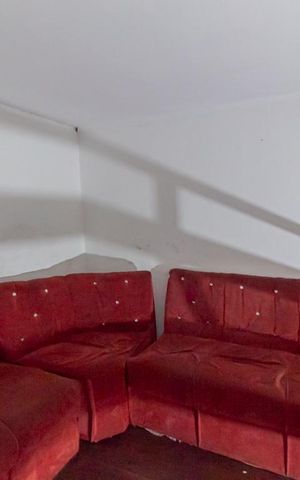 Casa à venda com 280m², 4 quartos e 1 vaga Casa à venda com 280m², 4 quartos e 1 vagaSala