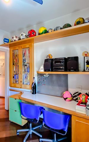 Apartamento para alugar com 360m², 4 quartos e 6 vagas Apartamento para alugar com 360m², 4 quartos e 6 vagasQuarto 2 - Suíte